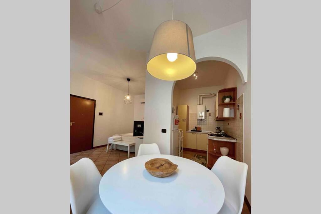 Unconventional Apartment: Centro Storico Con Bici Мантова Екстериор снимка